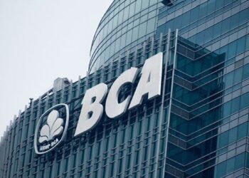 Arsitektur Ketahanan: Analisis Transformasi PT Bank Central Asia Tbk dari Jangkar Konglomerat menjadi Raksasa Perbankan Digital (1957–Saat Ini)