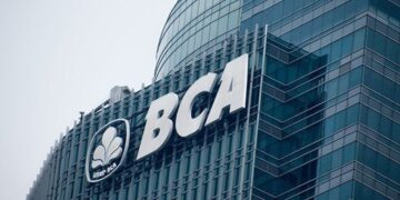 Arsitektur Ketahanan: Analisis Transformasi PT Bank Central Asia Tbk dari Jangkar Konglomerat menjadi Raksasa Perbankan Digital (1957–Saat Ini)