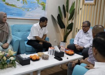 Mualem Temui Wamen Perkim, Usulkan Inpres Pembangunan Rumah untuk Mantan Kombatan GAM