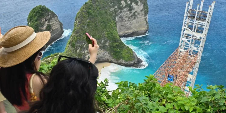 Gubernur Bali Buru Pemberi Izin Lift Pantai Kelingking, Investor ‘Nakal’ Diberi Waktu 6 Bulan