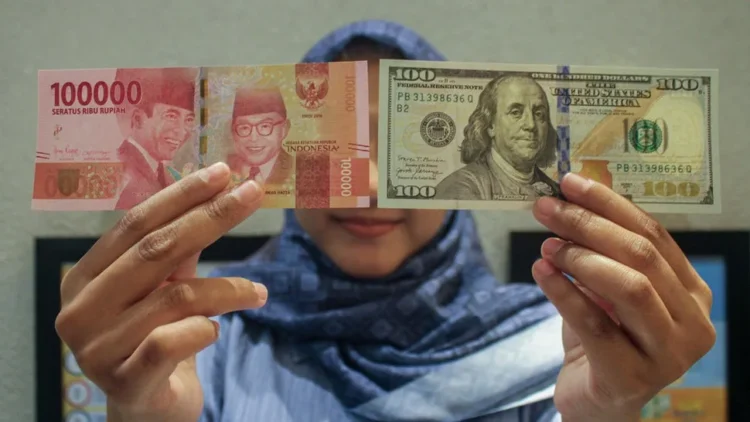 Ilustrasi nilai tukar rupiah atas Dolar